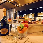 Luxurious Penthouse Close To Champs Elysees And Front Of Eiffel Tower In Heart Of Paris 8