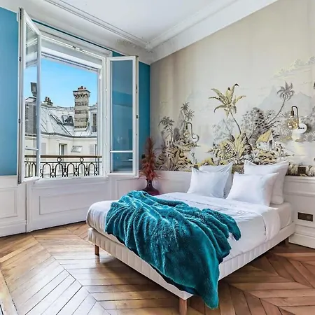 Luxurious Penthouse Close To Champs Elysees And Front Of Eiffel Tower In Heart Of 8 Paris